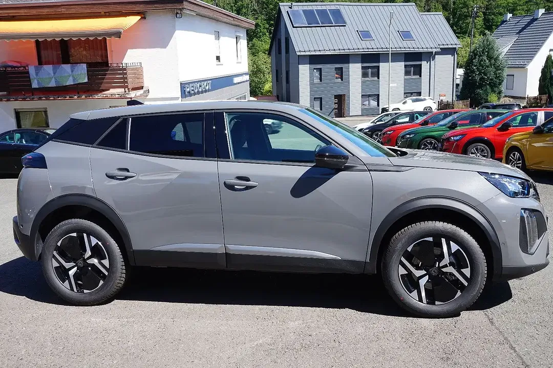 Peugeot 2008 - Thumbnail 4