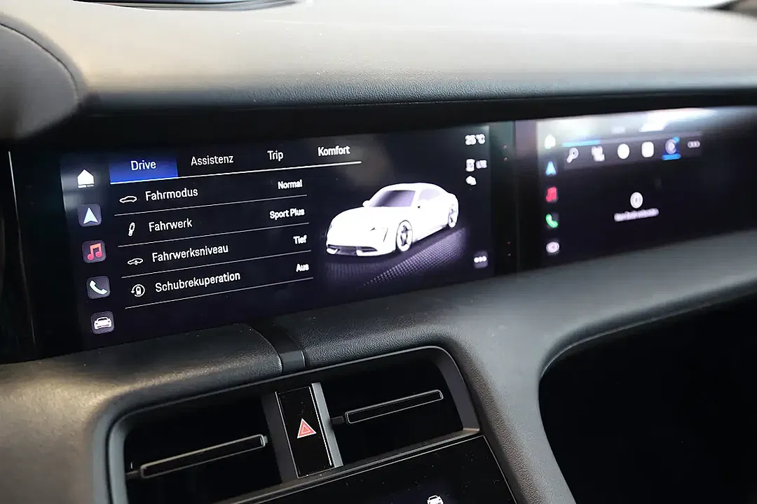 Porsche Taycan - Thumbnail 13