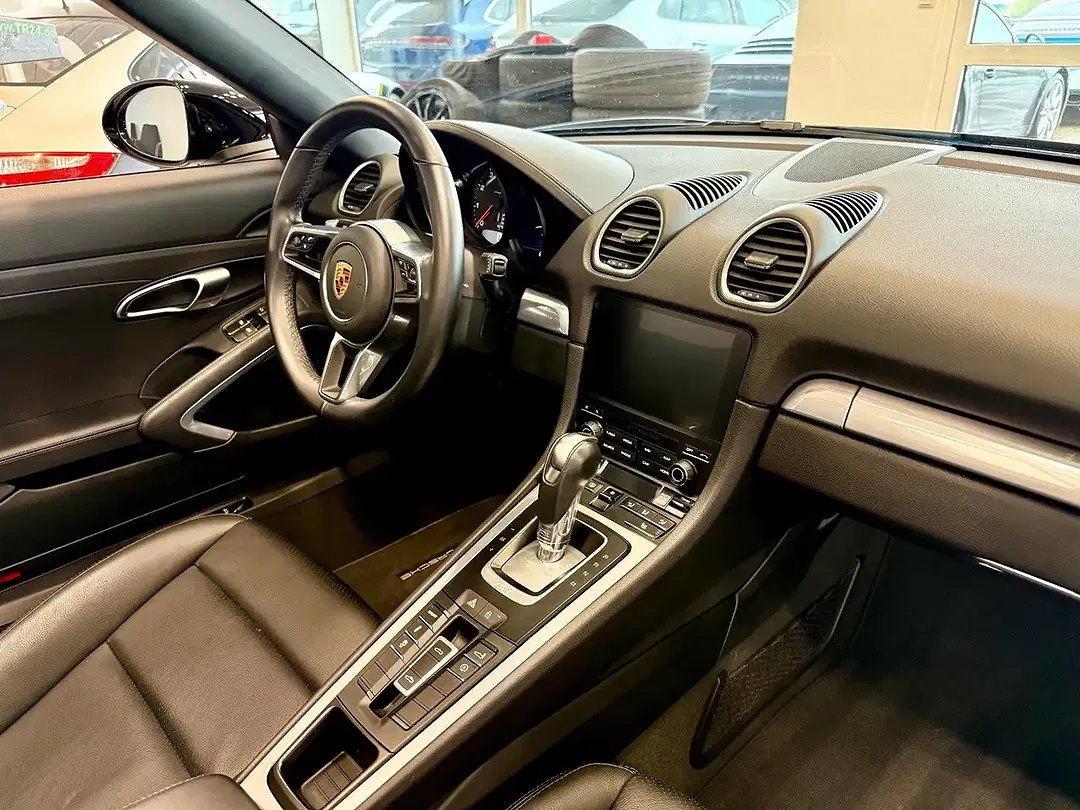 Porsche Boxster - Thumbnail 10