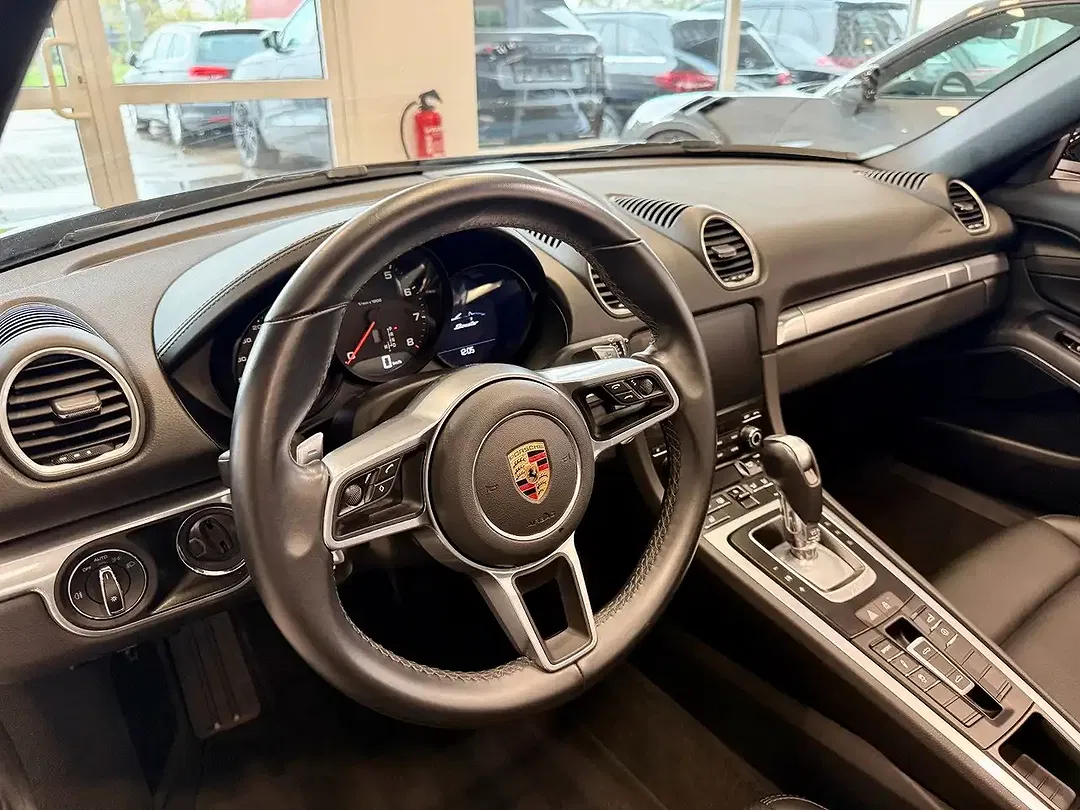 Porsche Boxster - Thumbnail 11