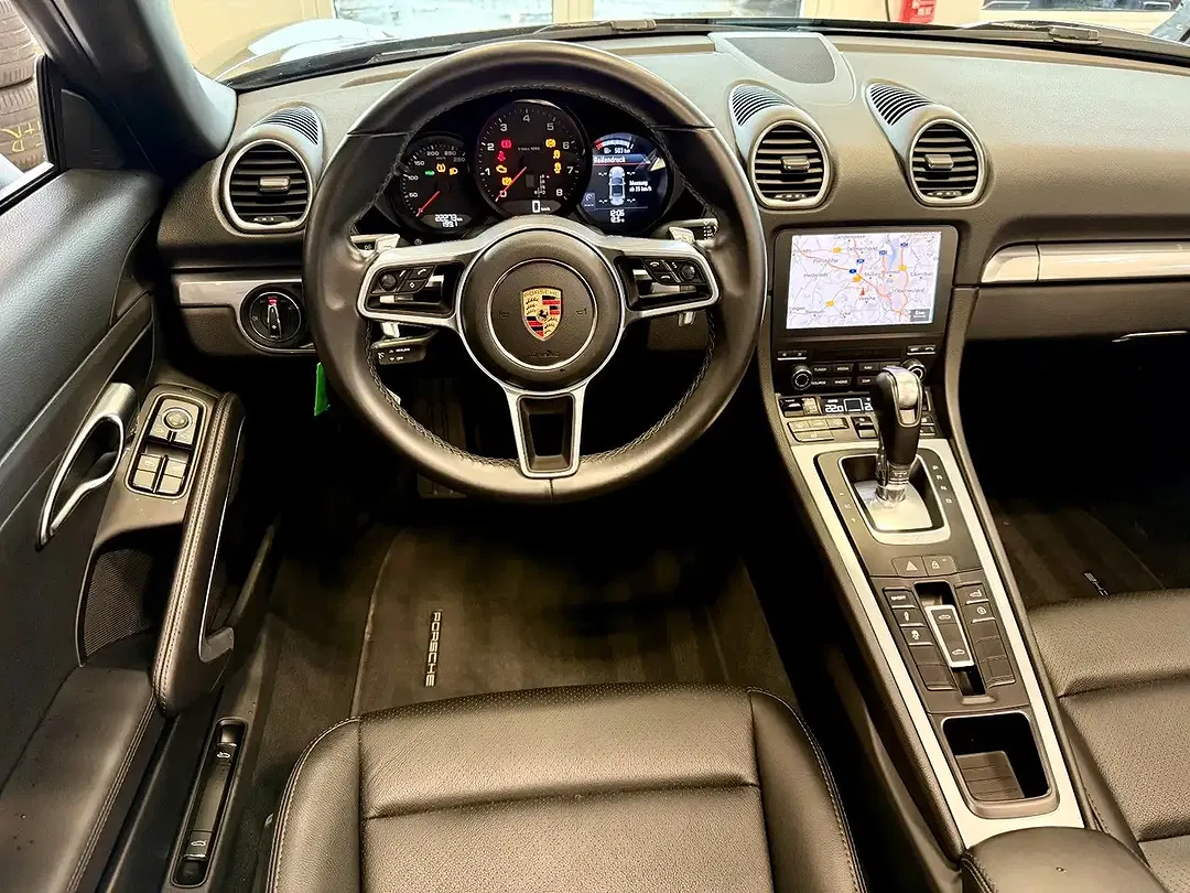 Porsche Boxster - Thumbnail 12