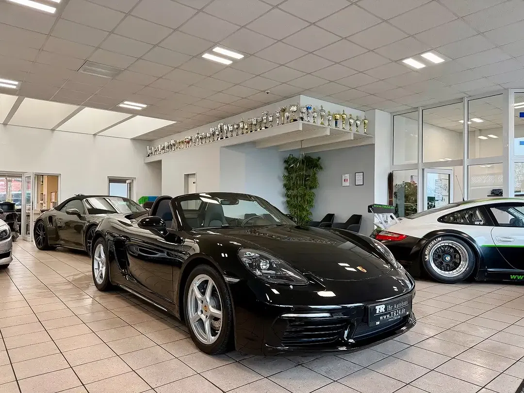Porsche Boxster - Thumbnail 3