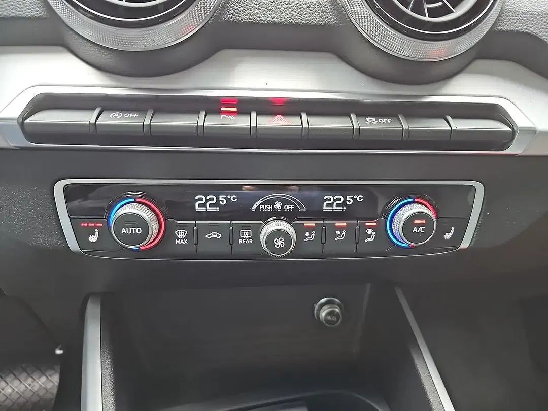 Audi Q2 - Thumbnail 11