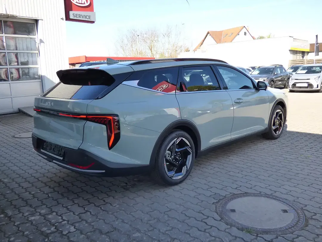 Kia K4 - Thumbnail 2