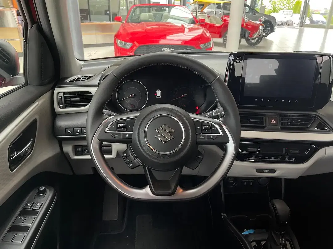 Suzuki Swift - Thumbnail 10