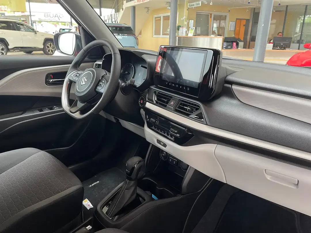 Suzuki Swift - Thumbnail 15