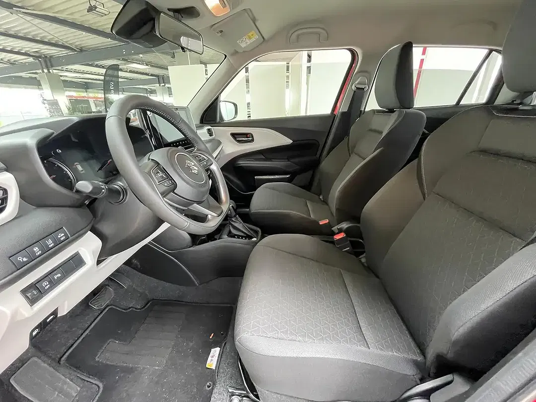 Suzuki Swift - Thumbnail 9