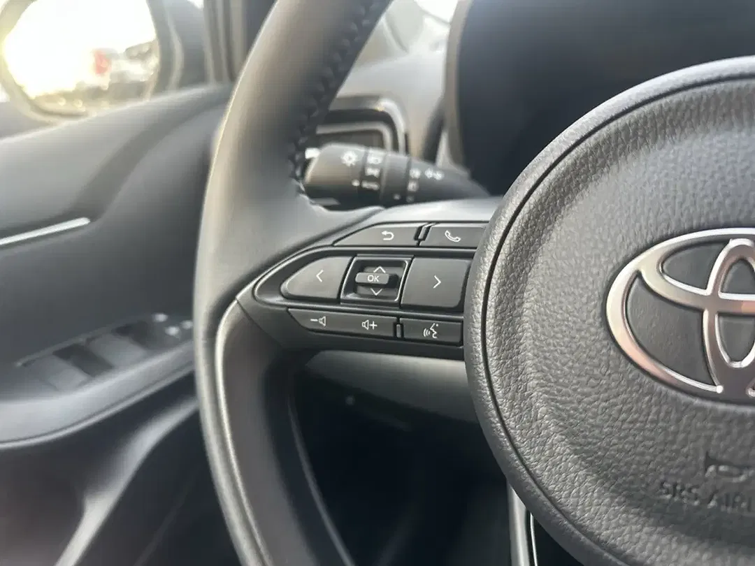 Toyota Yaris - Thumbnail 14