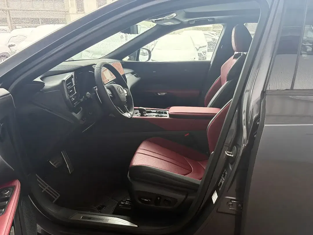 Lexus RX 500h - Thumbnail 4