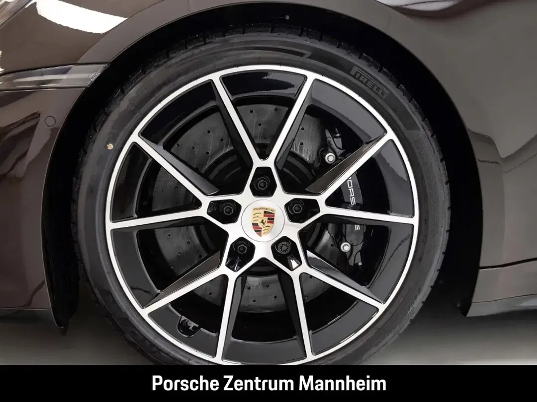 Porsche 992 - Thumbnail 8