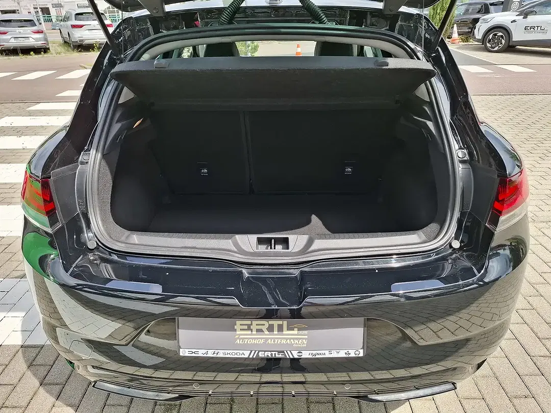 Renault Megane - Thumbnail 9