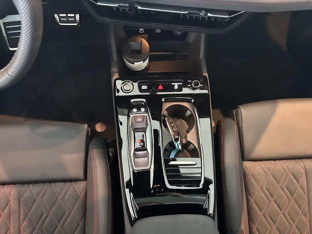 Audi Q6 e-tron - Thumbnail 12