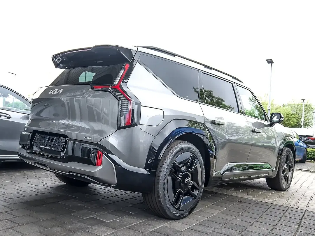 Kia EV9 - Thumbnail 2