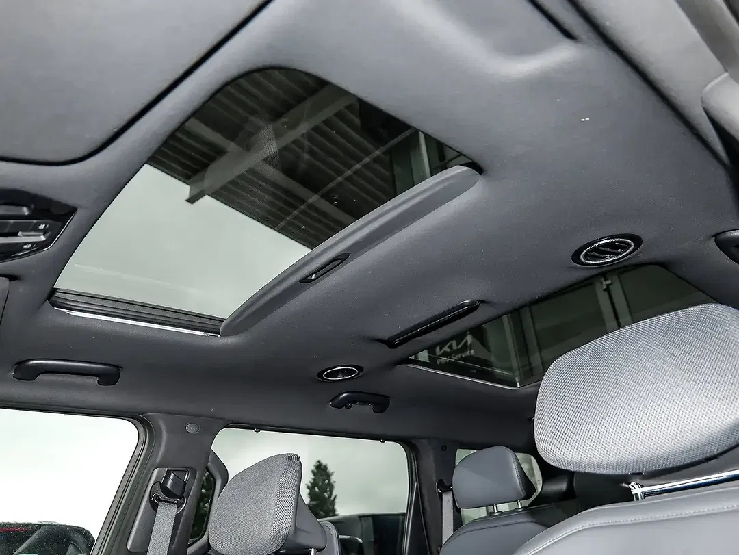 Kia EV9 - Thumbnail 6