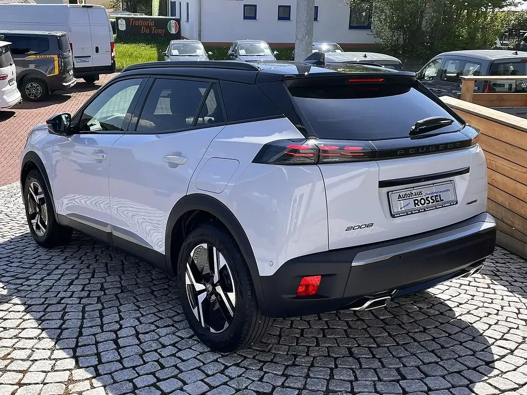 Peugeot 2008 - Thumbnail 2