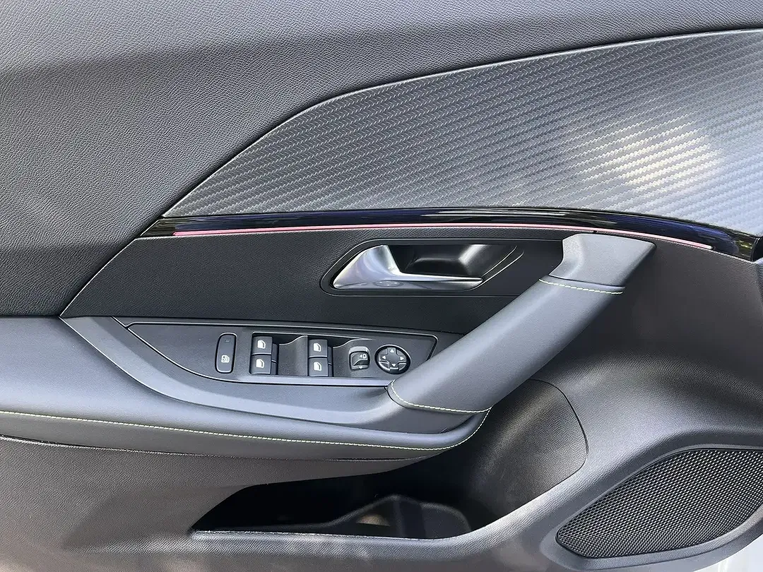 Peugeot 2008 - Thumbnail 6