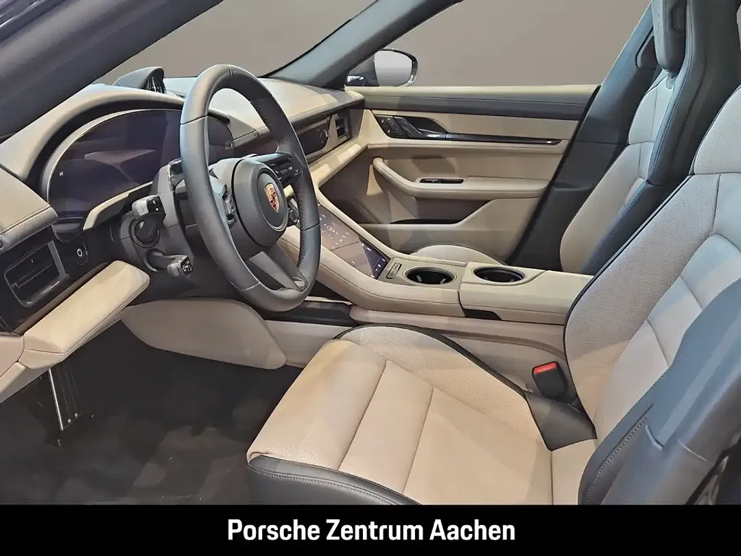 Porsche Taycan - Thumbnail 11