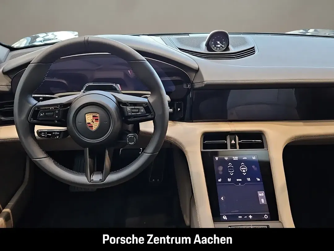 Porsche Taycan - Thumbnail 13