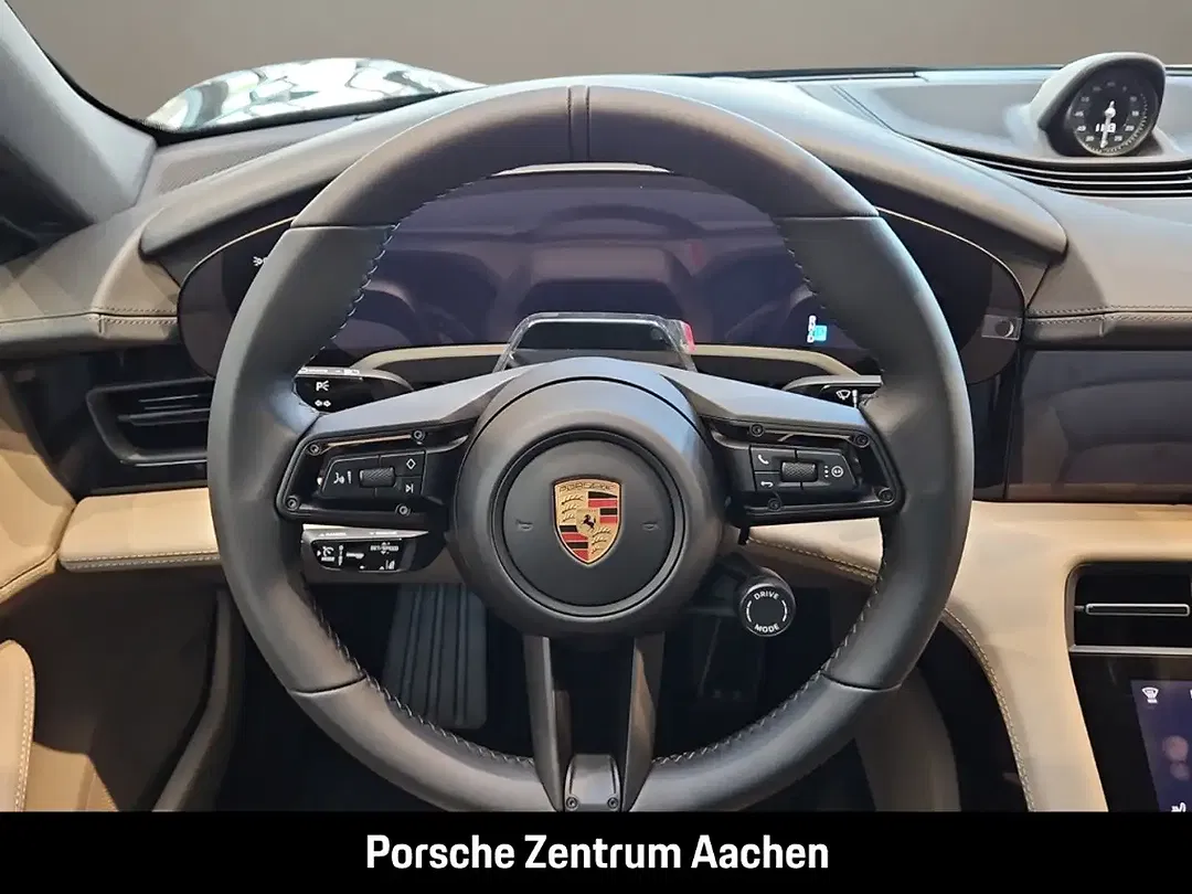 Porsche Taycan - Thumbnail 14