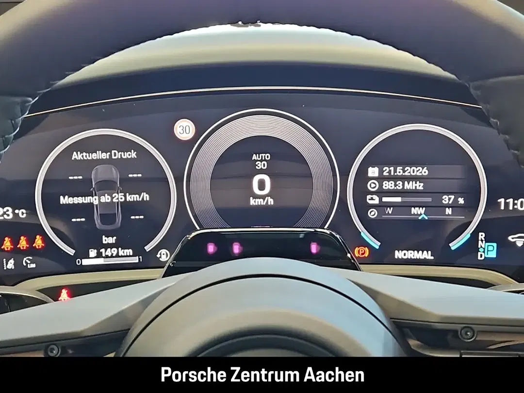 Porsche Taycan - Thumbnail 15