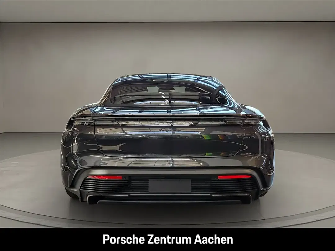 Porsche Taycan - Thumbnail 5