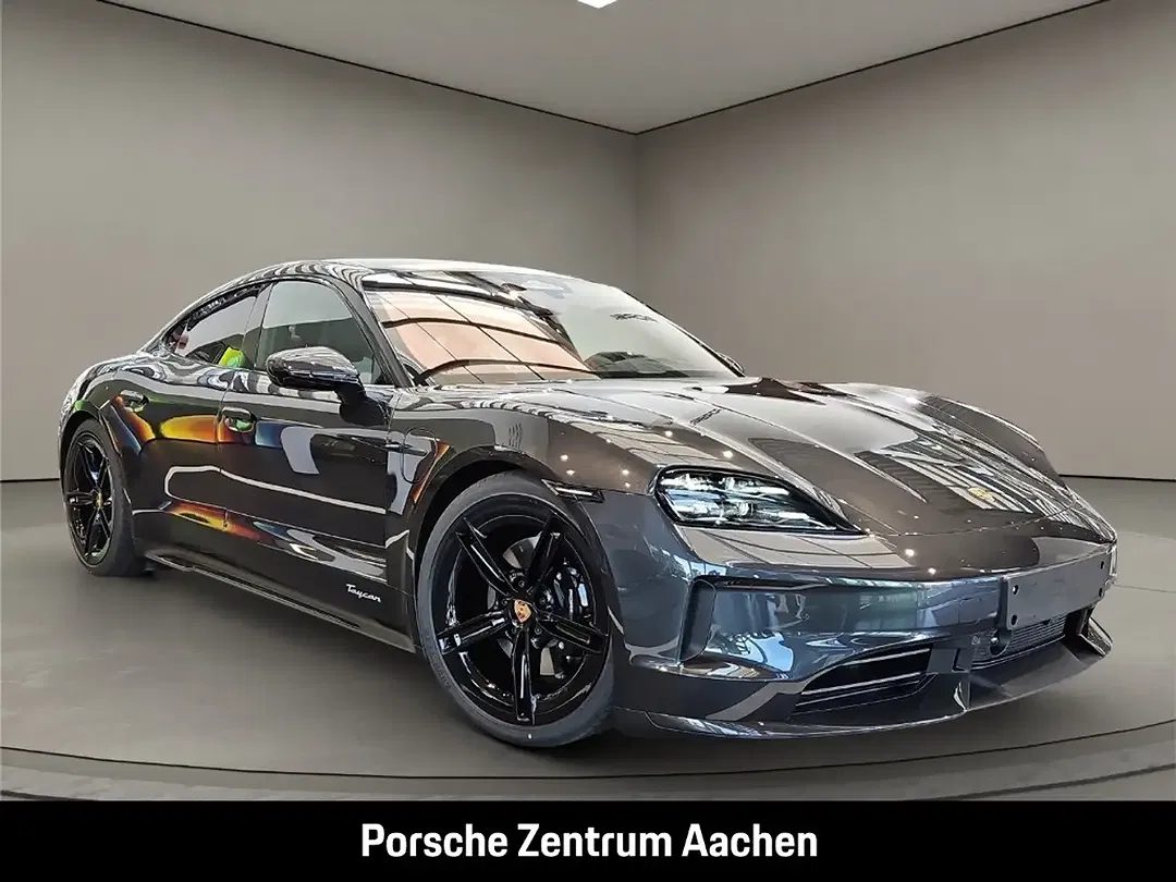 Porsche Taycan - Thumbnail 8