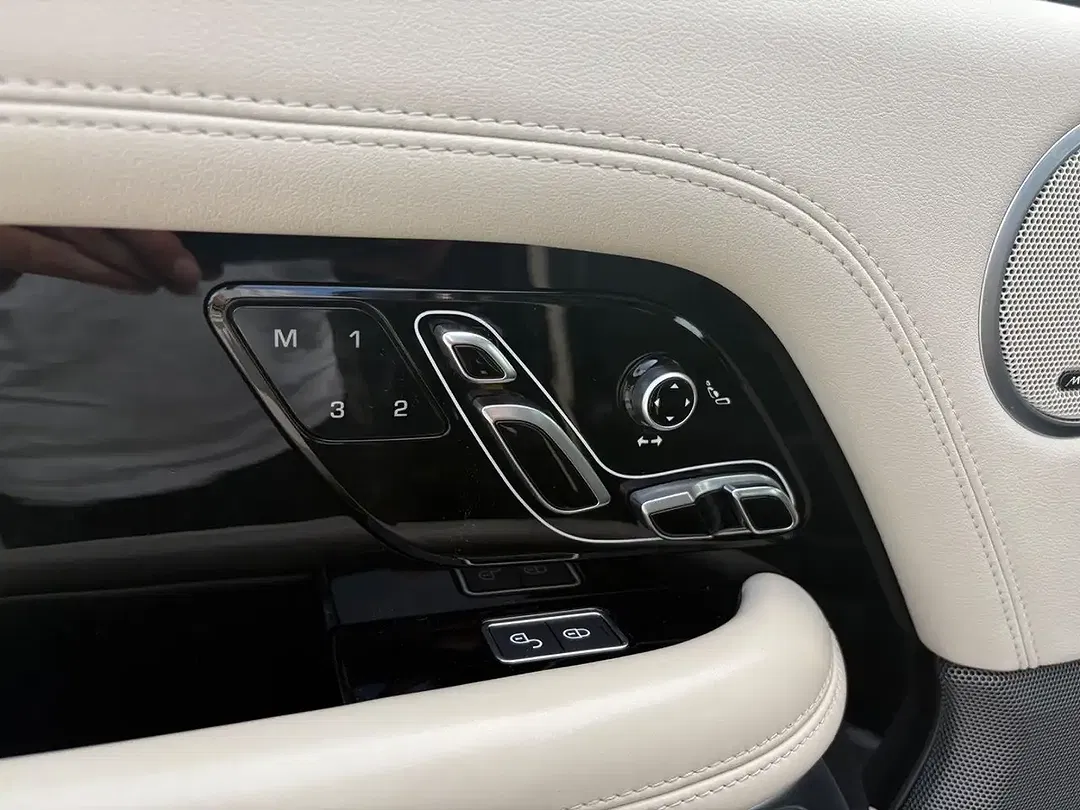 Land Rover Range Rover - Thumbnail 12