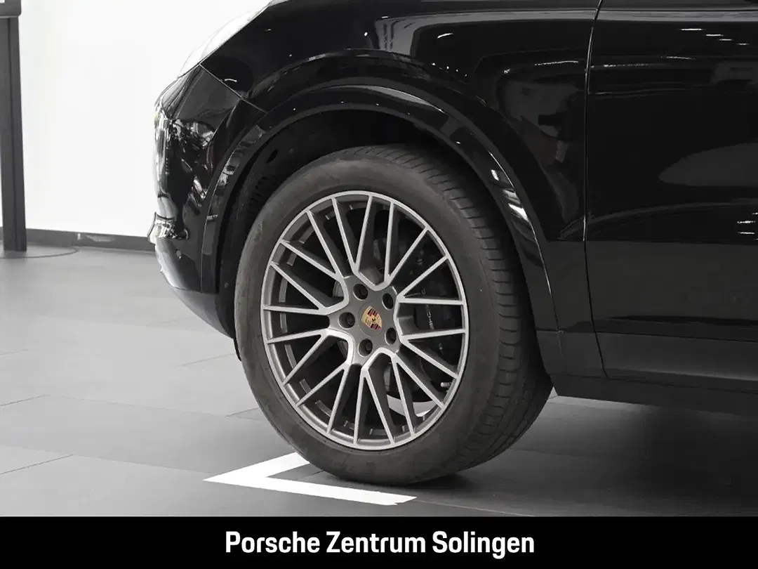 Porsche Cayenne - Thumbnail 10