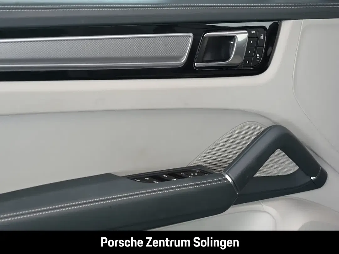 Porsche Cayenne - Thumbnail 14