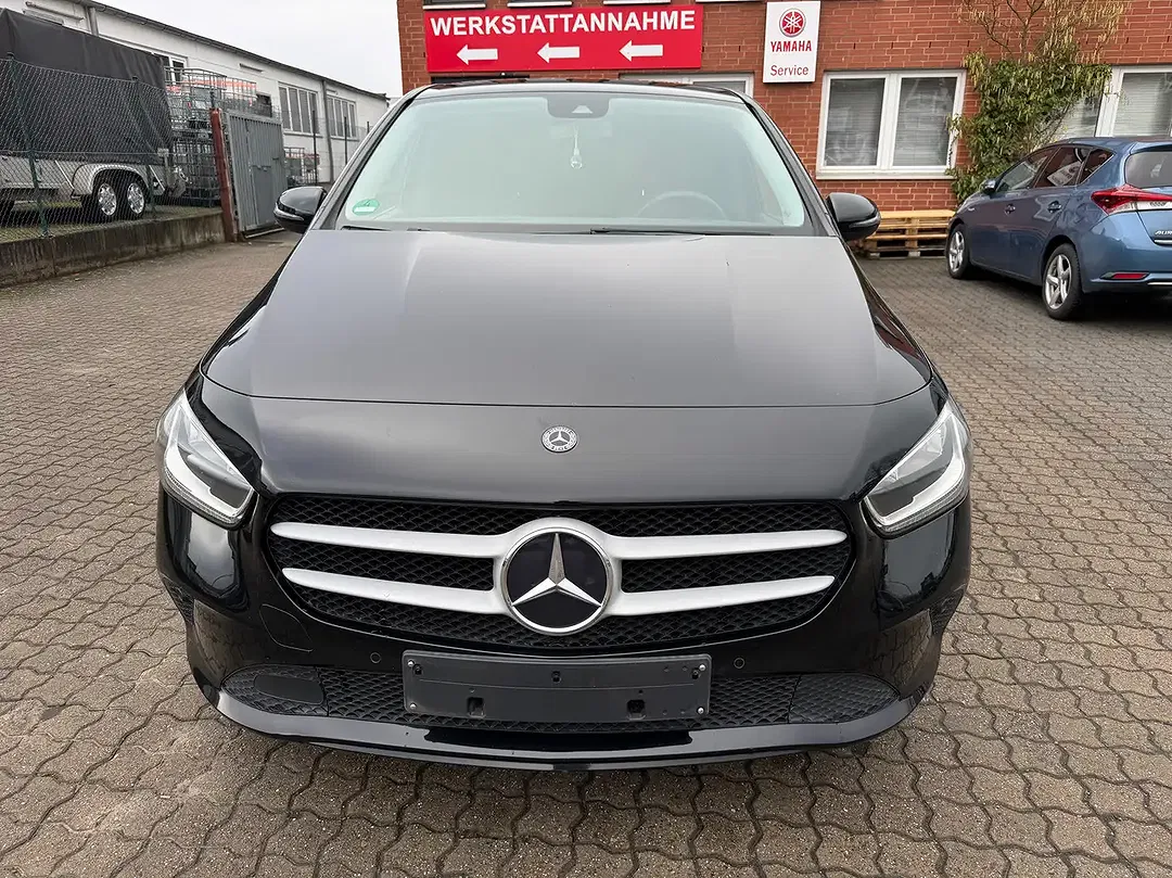 Mercedes-Benz B 180 - Thumbnail 2