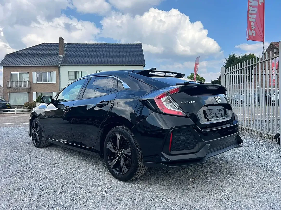 Honda Civic - Thumbnail 3