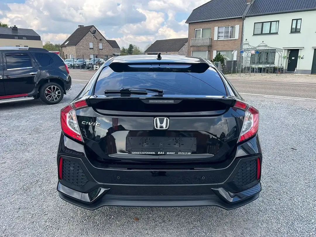 Honda Civic - Thumbnail 4