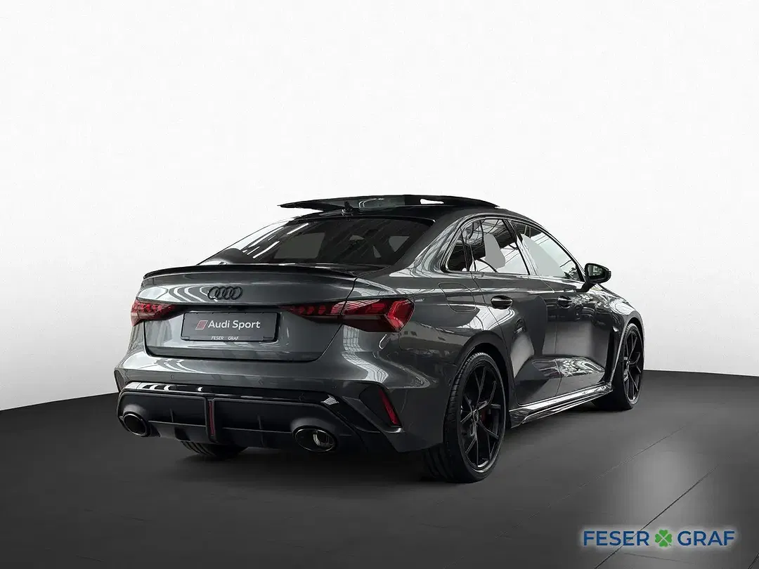 Audi RS3 - Thumbnail 5