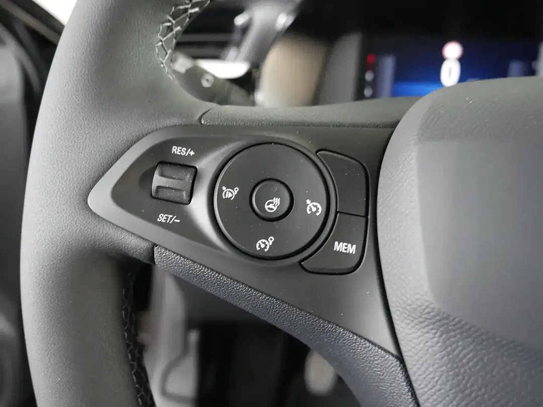 Opel Corsa - Thumbnail 12