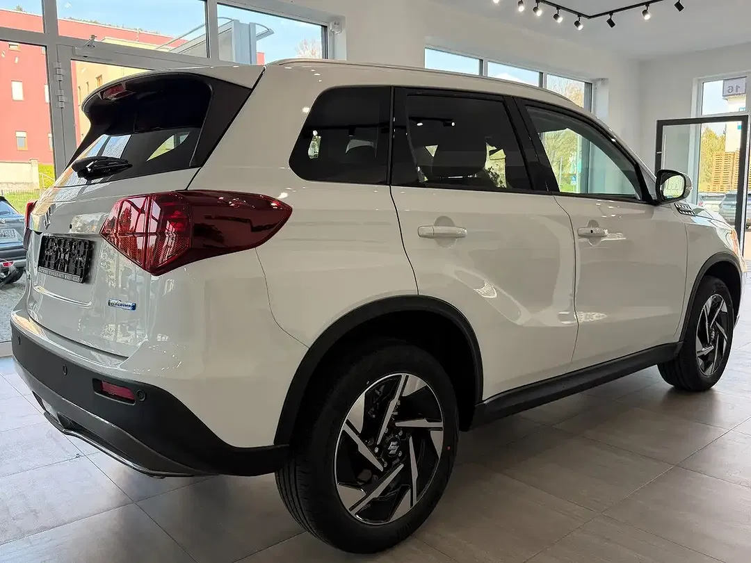 Suzuki Vitara - Thumbnail 7