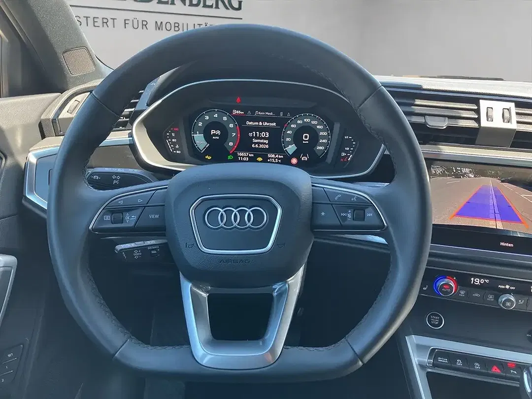 Audi Q3 - Thumbnail 12