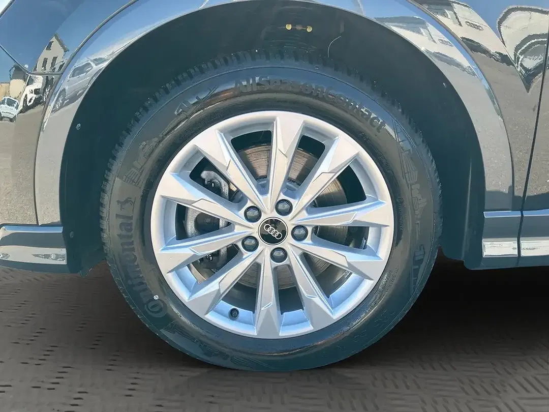 Audi Q3 - Thumbnail 3