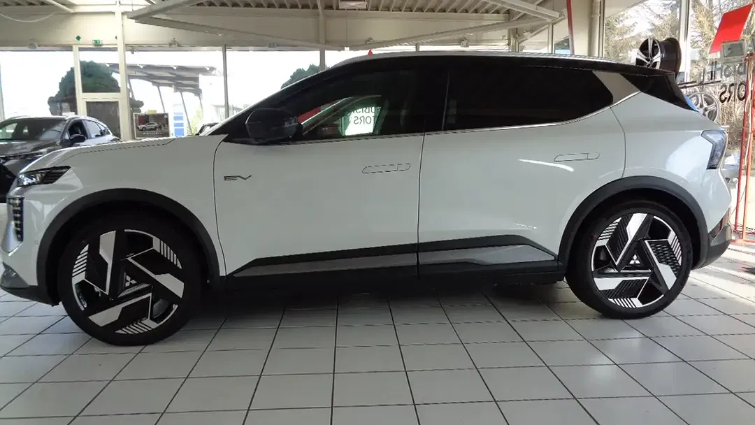 Mitsubishi Eclipse Cross - Thumbnail 3