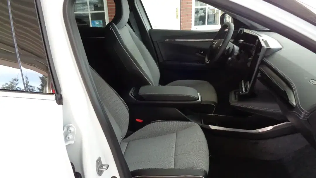Mitsubishi Eclipse Cross - Thumbnail 4