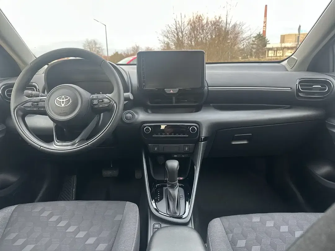 Toyota Yaris - Thumbnail 8