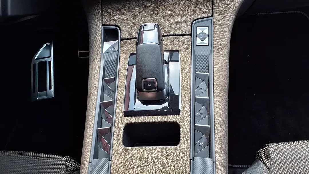 DS Automobiles DS 7 Crossback - Thumbnail 15