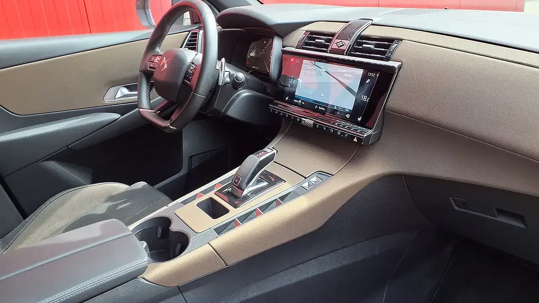 DS Automobiles DS 7 Crossback - Thumbnail 9