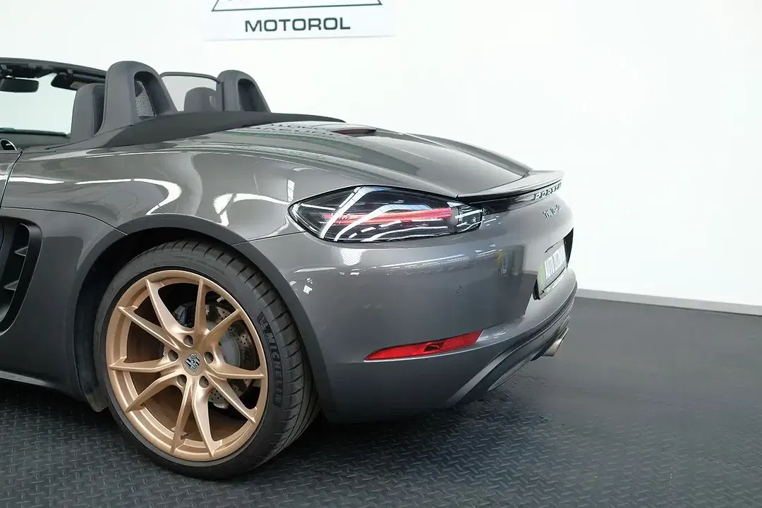 Porsche Boxster - Thumbnail 5