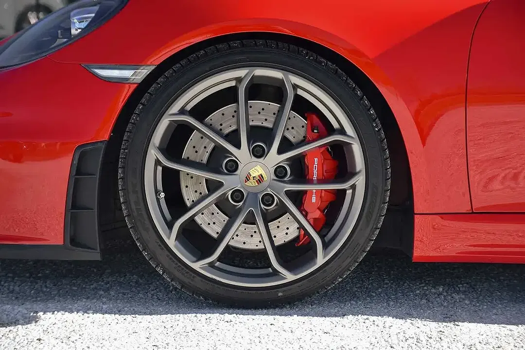 Porsche 718 Spyder - Thumbnail 10