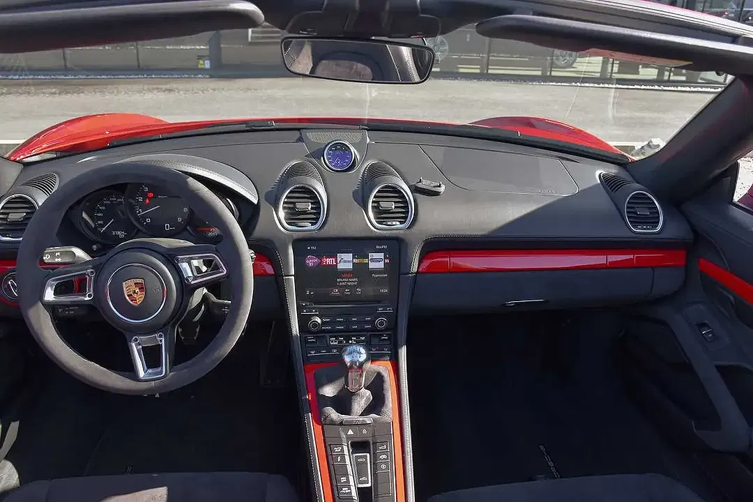 Porsche 718 Spyder - Thumbnail 14