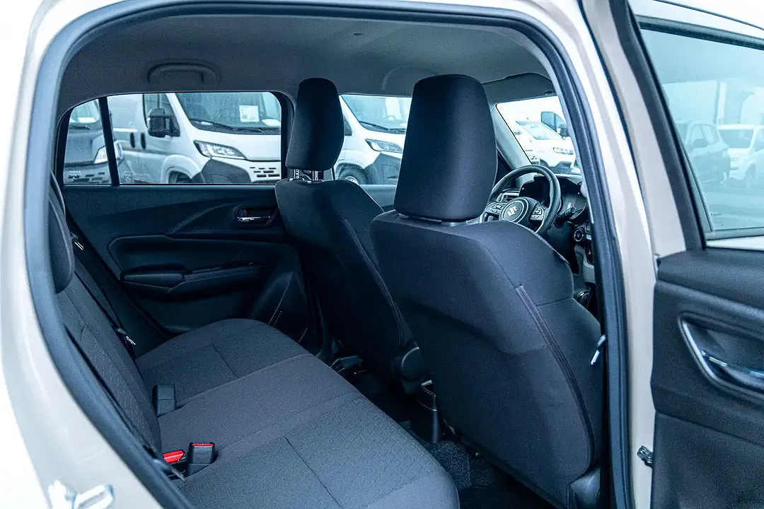 Suzuki Swift - Thumbnail 11