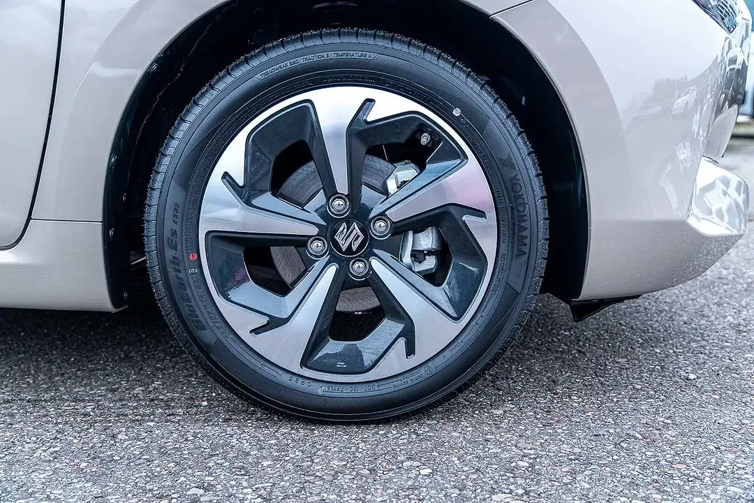 Suzuki Swift - Thumbnail 13