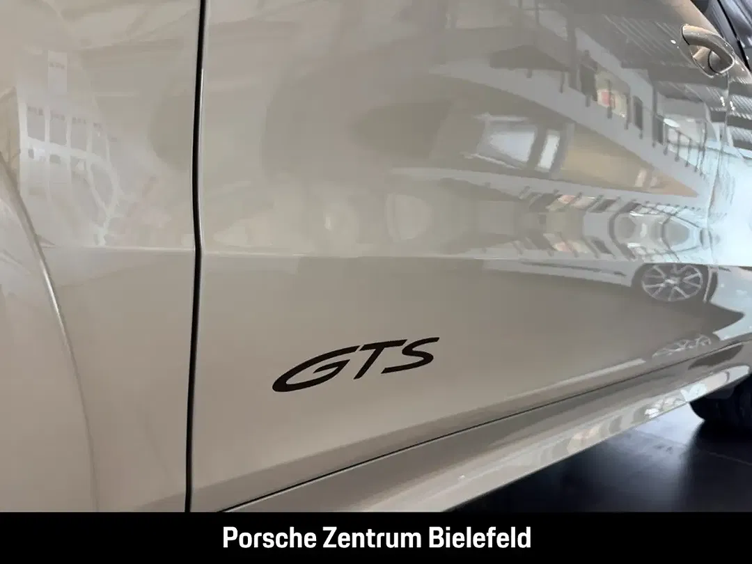 Porsche Cayenne - Thumbnail 12