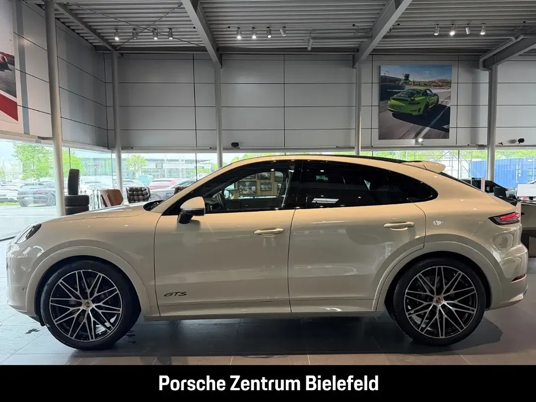Porsche Cayenne - Thumbnail 2