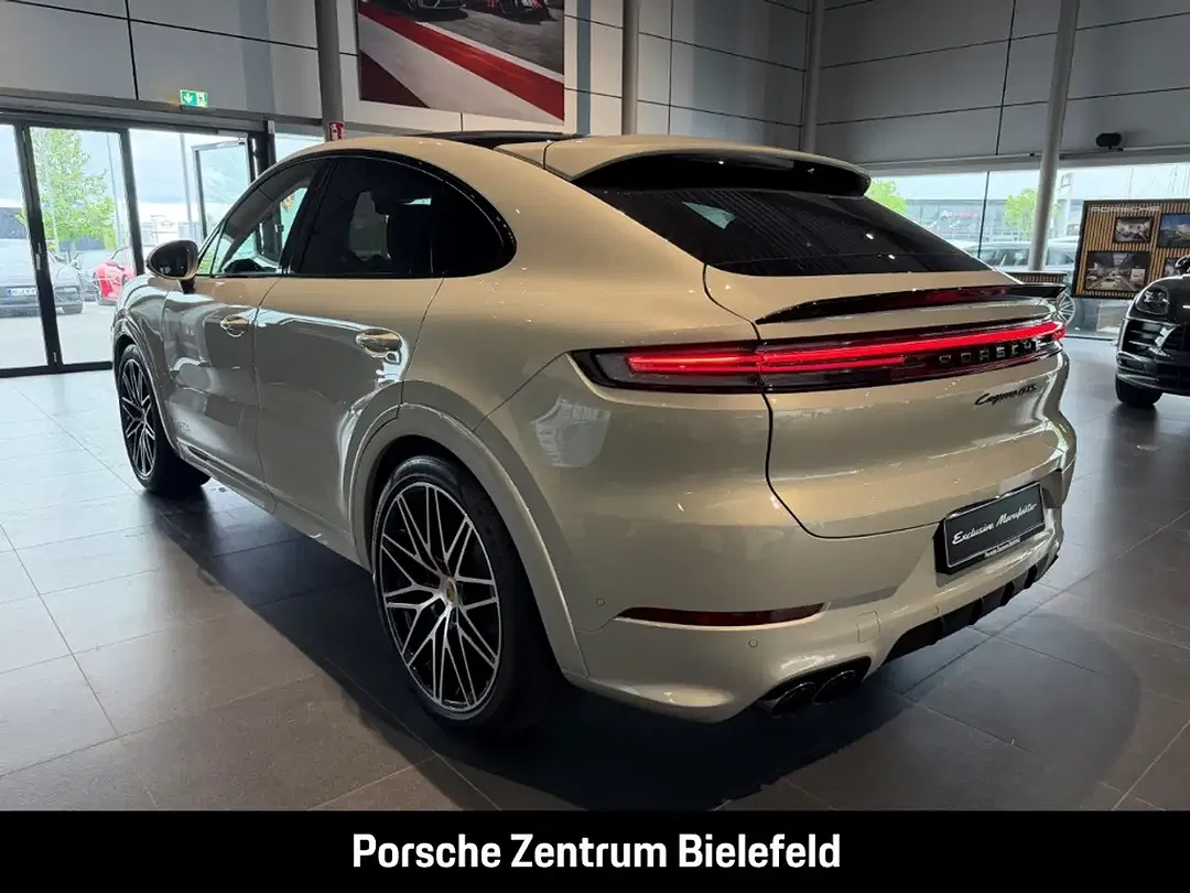 Porsche Cayenne - Thumbnail 3